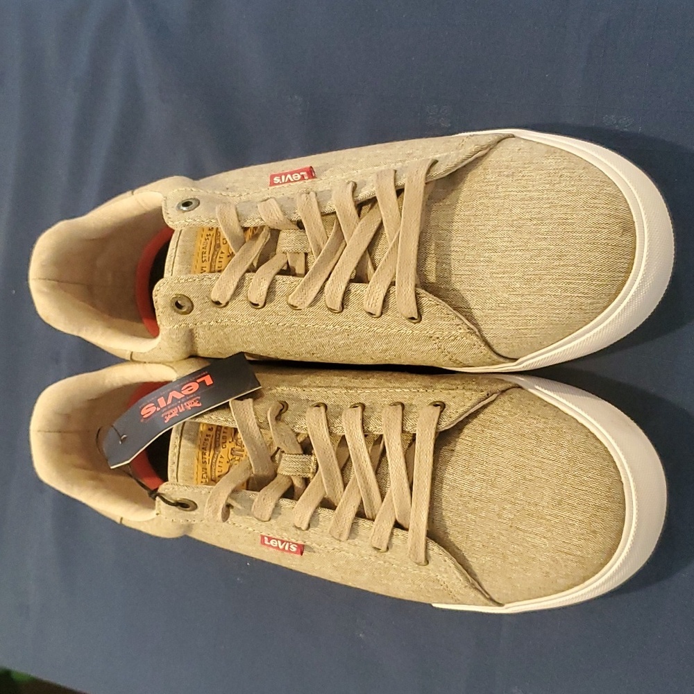 Levi's Comfort sneakers brand new